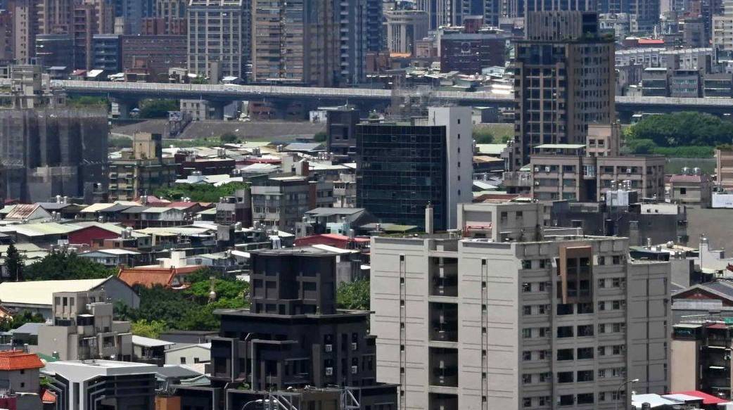 六都8月交易量重挫23%！房市等央行鬆綁？房仲：有空間但幅度不大