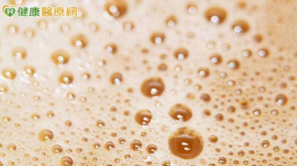 DIY後尿尿冒泡？醫揭泡泡尿可能原因　出現「這種情況」建議檢查