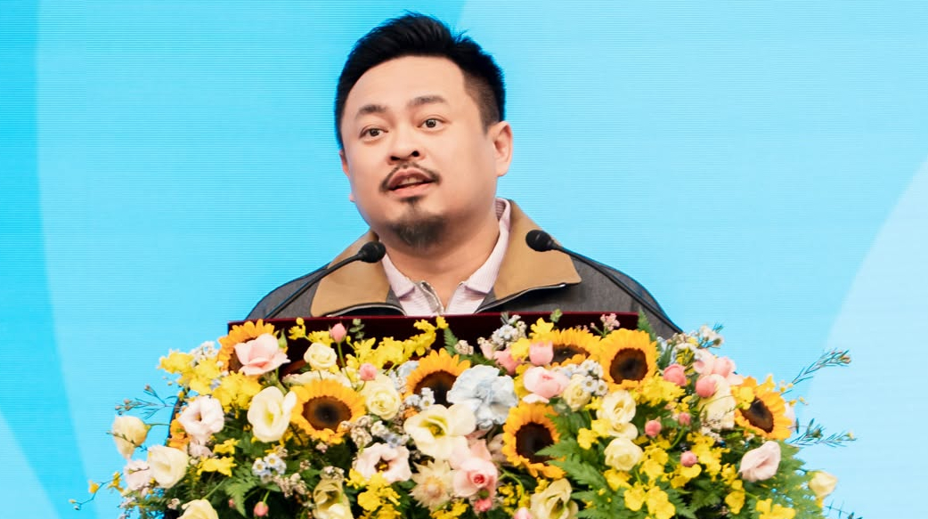 朽木為官