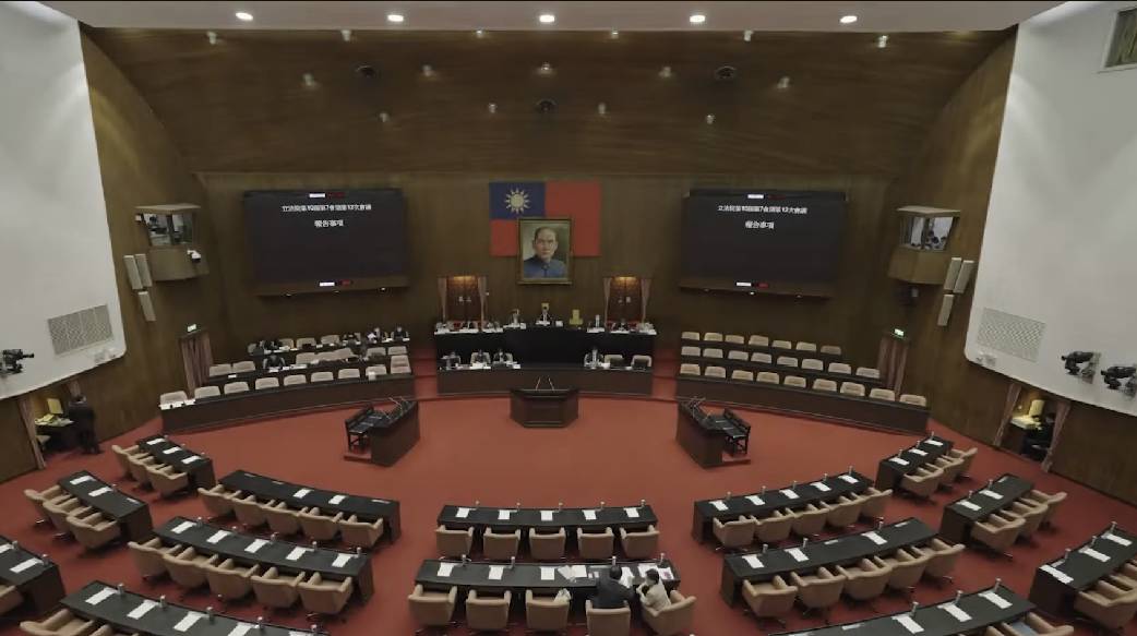 國會殿堂穿著別自我標榜