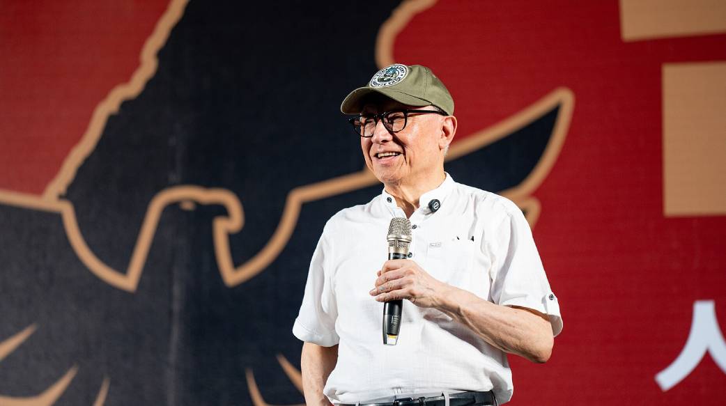 又見曹興誠