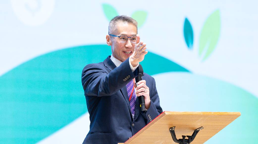 近年屢屢出征清大的綠營勢力為何在高為元案的關鍵時刻突然「收手」？