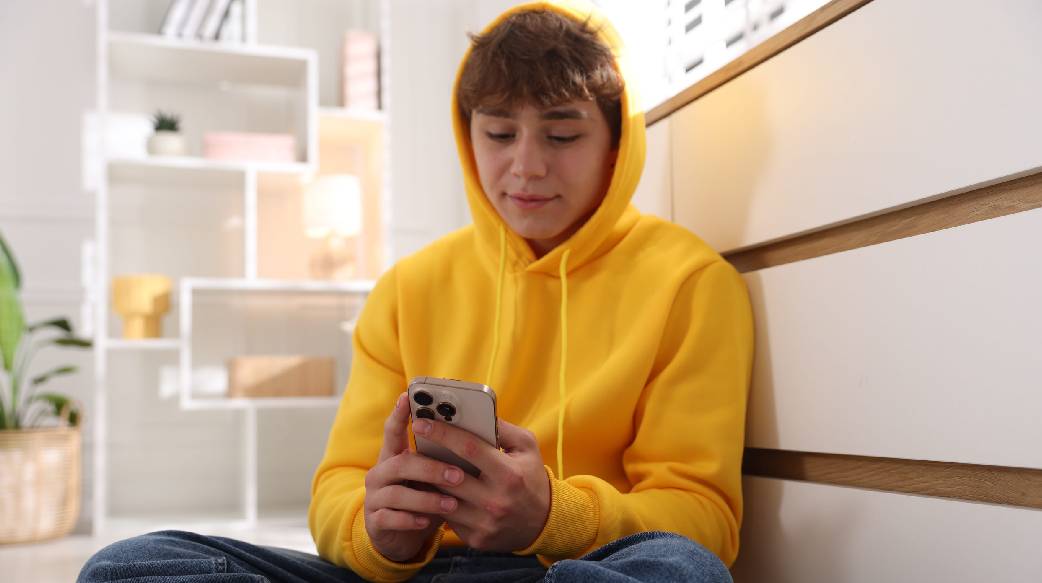 與其交青少年禁止使用3C，不如正確使用3C